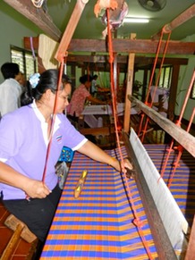 Good Shepherd Sisters - Nong Khai - weaving